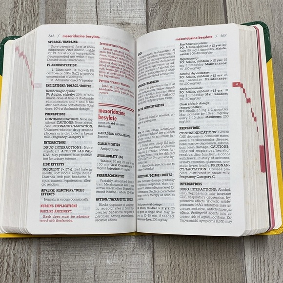 SAUNDERS Nursing Drug handbook 2000 - Picture 13 of 15